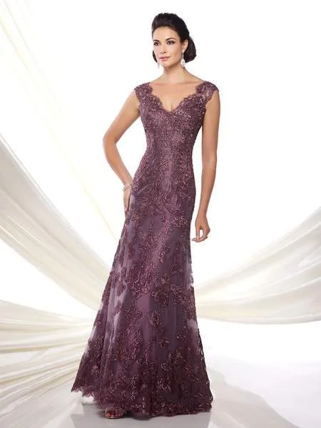 Savings Bonanza Ivonne D by Mon Cheri - Scalloped Fitted V Neck Gown 214D56
