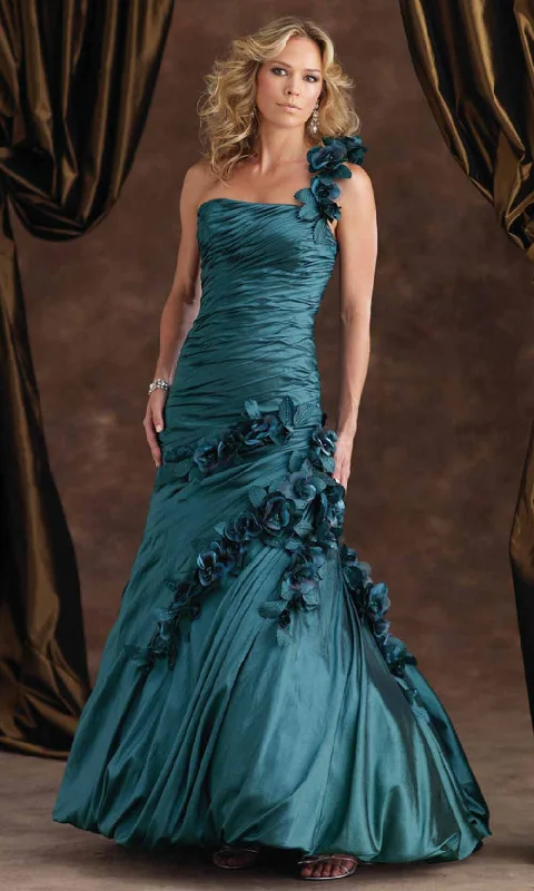 Deal Dash Montage by Mon Cheri - Floral Appliqued Mermaid Evening Gown 110940 - 1 pc Black In Size 6 Available Deal Dash Montage by Mon Cheri - Floral Appliqued Mermaid Evening Gown 110940 - 1 pc Black In Size 6 Available
