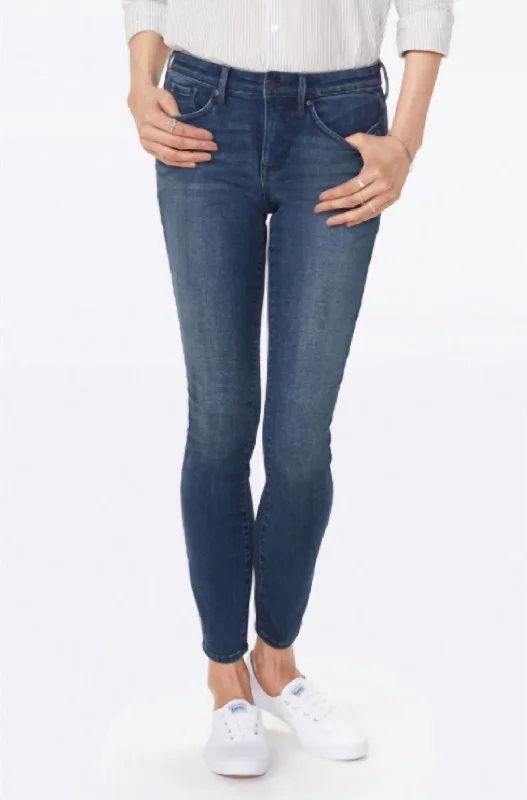 Deal Alert Ami Skinny Jean In Bernal Wash