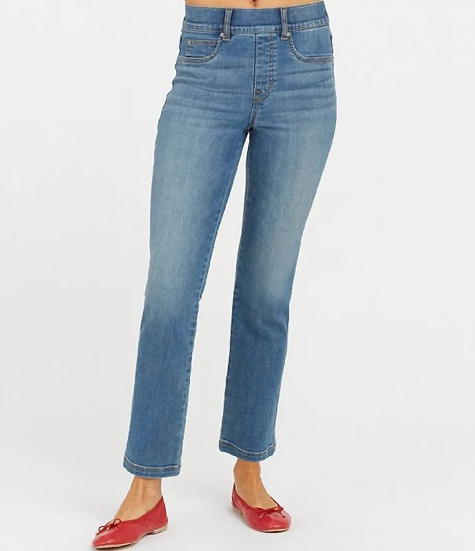 Exclusive Offers Straight Leg Jeans In Vintage Indigo
